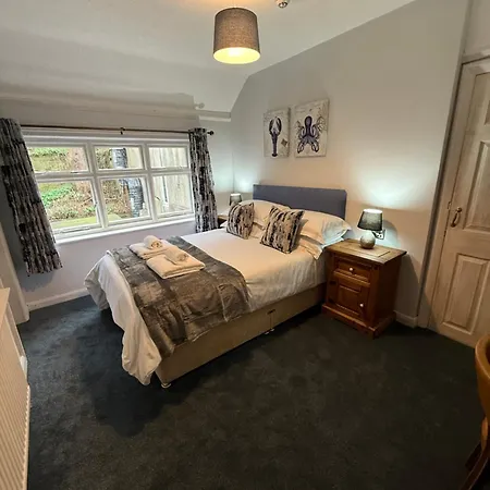 宾馆 The Endeavour 惠特比